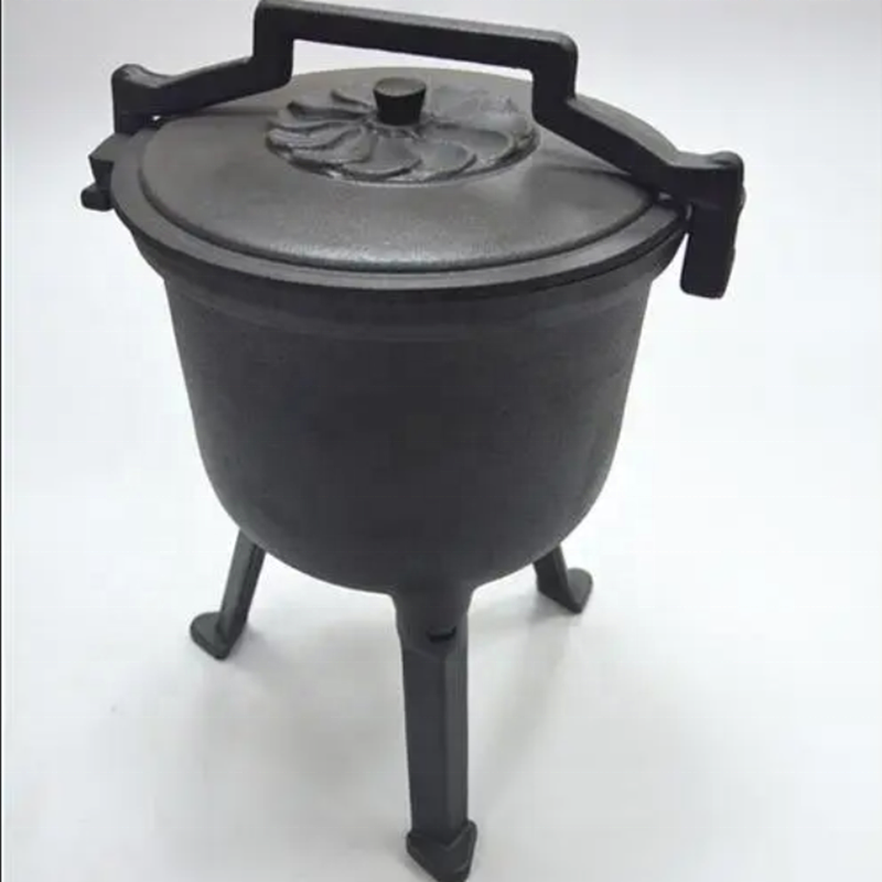 Camp Dutch Oven Cast - Oven Belanda Besi Cor 4L Tugas